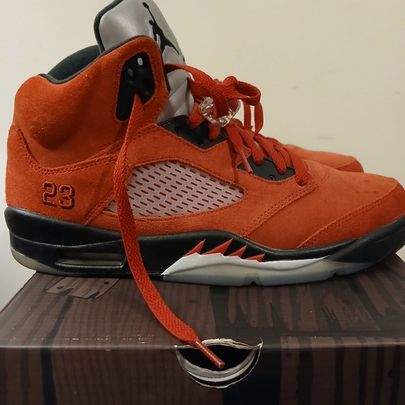 Jordan 5 Size 10 - Picture 4 of 9